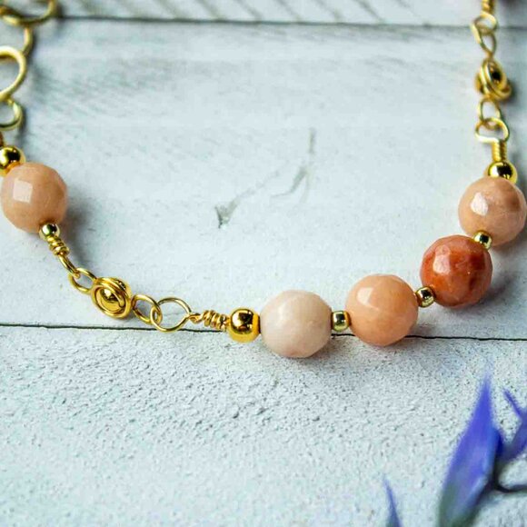 Peach Aventurine Bead Bracelet with Handmade Gold Chain Links - Picture 6 of 15